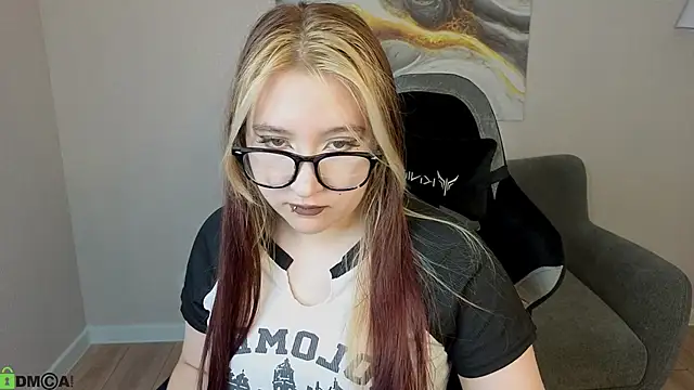 Luna Host online show from May 10, 2:24 am