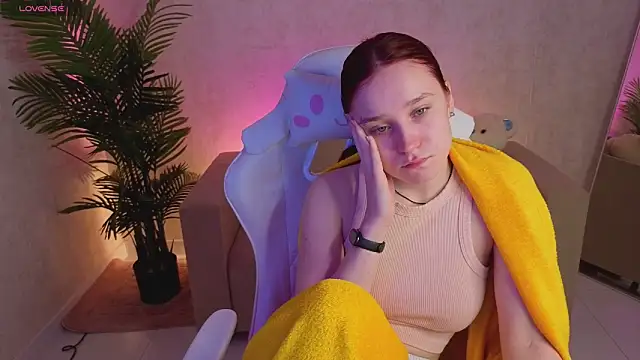 SweetieBlush online show from May 12, 2:42 am