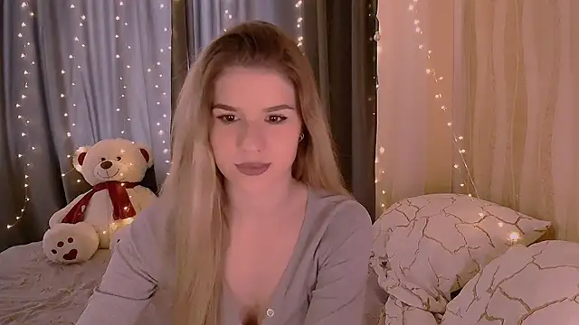 Alisa Swan  online show from May 6, 2:54 pm