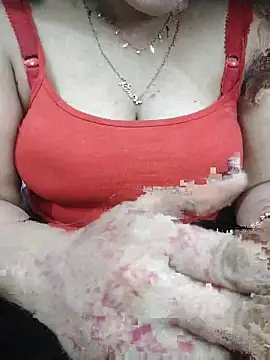 Your Mommy 003 online show from April 3, 8:51 pm