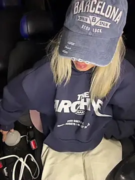 Lia fire online show from April 21, 5:03 am