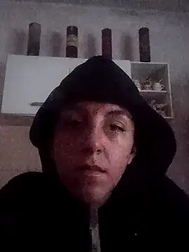 Skinnygirljulie online show from April 7, 9:28 pm