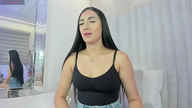 isabellajons online show from April 25, 9:45 pm
