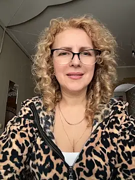 Yana45X online show from April 1, 2:25 pm