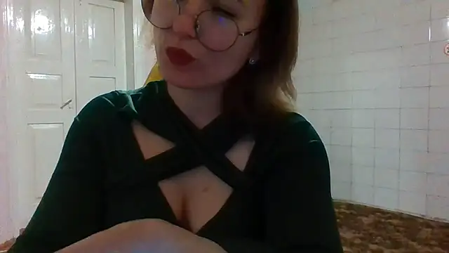 BlackCherry8888 online show from April 3, 7:45 pm