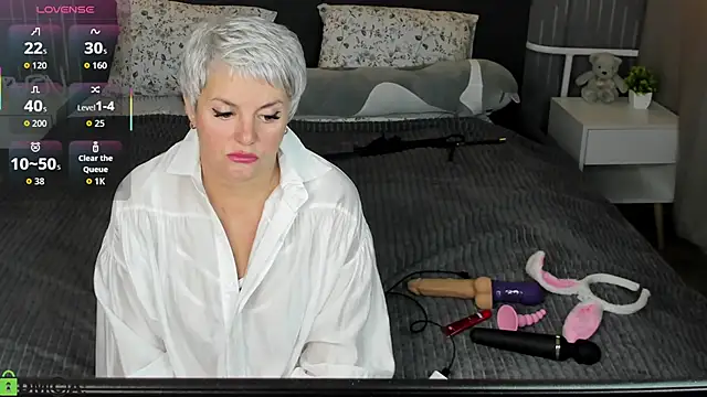 Linda Zef1r online show from April 25, 1:41 am