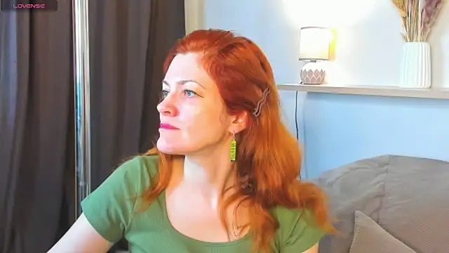 Julia Suny online show from May 19, 1:56 am