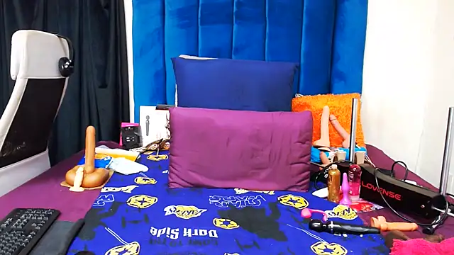 Freakyslut-39 online show from June 5, 6:52 am