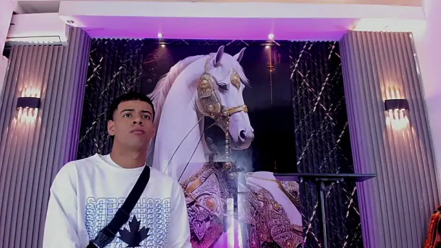 the knights of the night  online show from June 9, 5:40 am