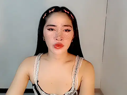 urasiankylie online show from April 29, 5:30 pm