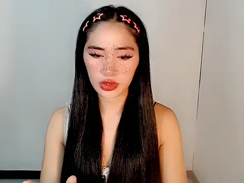 urasiankylie online show from April 29, 5:26 pm