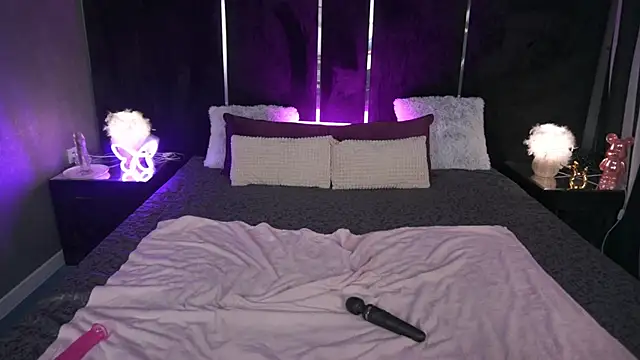 MelaniiePlay online show from June 27, 1:17 pm