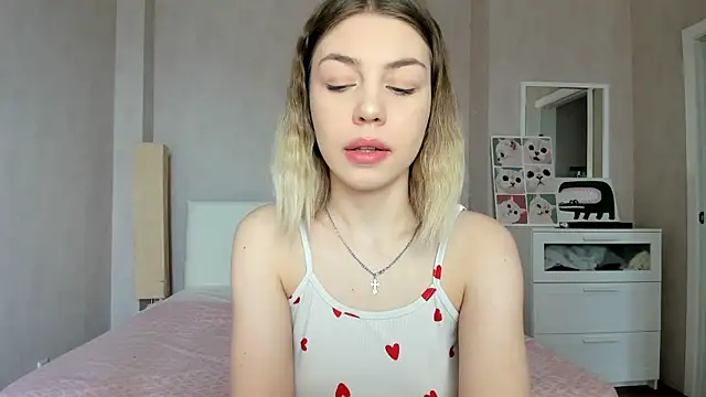 uma like online show from April 25, 9:23 am
