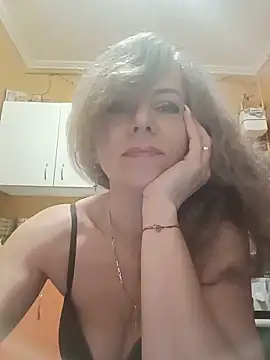 TaynaSecret online show from June 18, 9:30 pm