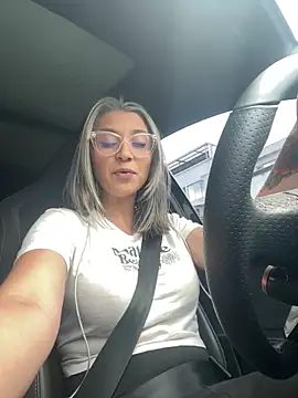 Isabella varella- online show from May 15, 4:54 pm