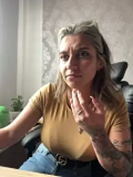 Isabella varella- online show from June 19, 4:54 pm