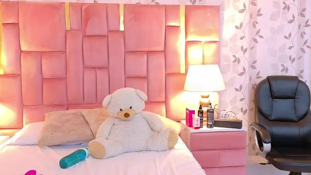 NahiaMendoza online show from July 2, 3:23 am