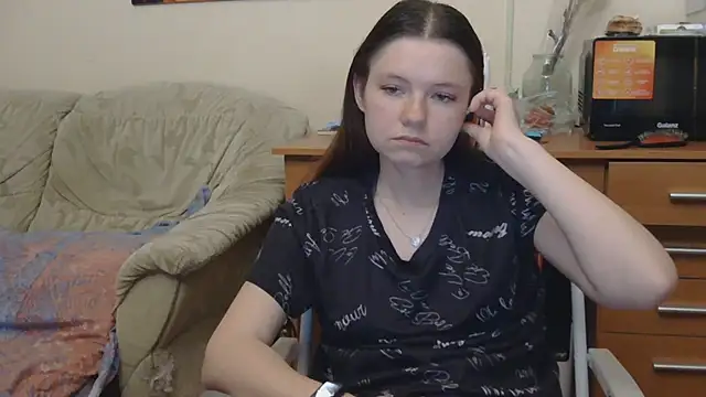 JessicaHolland1 online show from May 22, 7:45 pm
