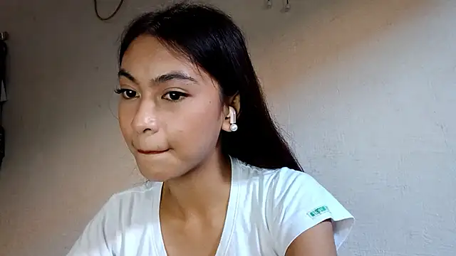 RosalindBrugler online show from April 9, 11:10 pm