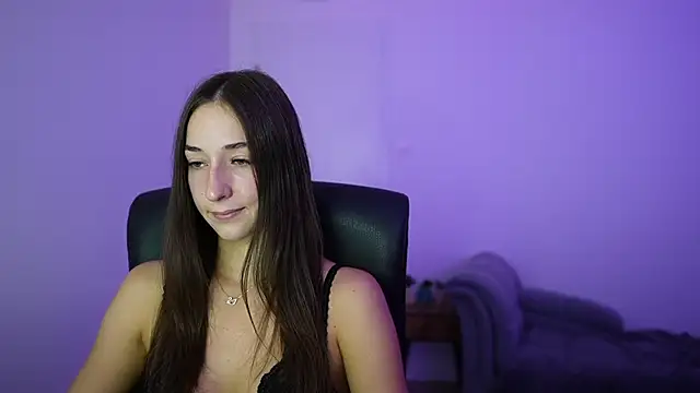 Crystalbrunette18 online show from July 16, 1:15 pm