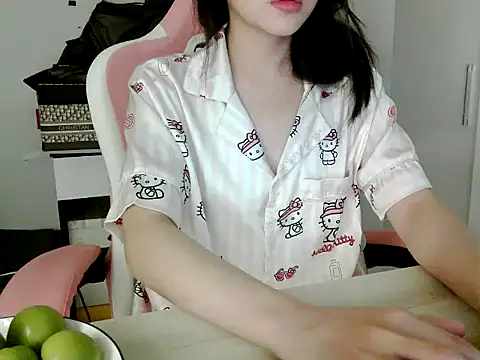 lucienguyen online show from July 14, 5:28 pm