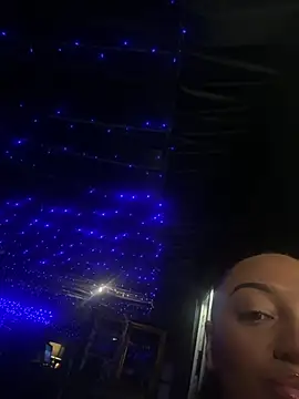 Leah-Lux online show from April 13, 9:37 pm