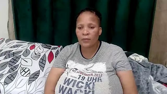 CaramelMelons78 online show from April 25, 9:34 pm