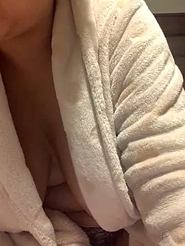 bombona25 online show from April 14, 3:39 am