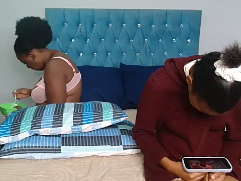 YourWifeyLily online show from May 23, 11:58 pm