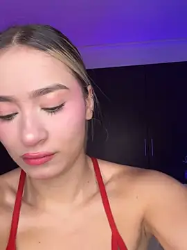 AmyRusso online show from April 29, 1:47 pm