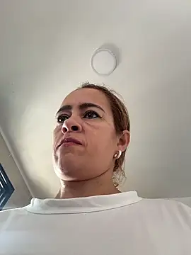 Natigoonzalez online show from June 11, 1:19 pm
