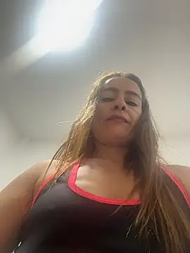 Natigoonzalez online show from June 16, 7:48 pm