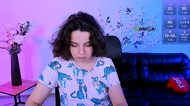 mia mooon  online show from June 24, 11:53 am
