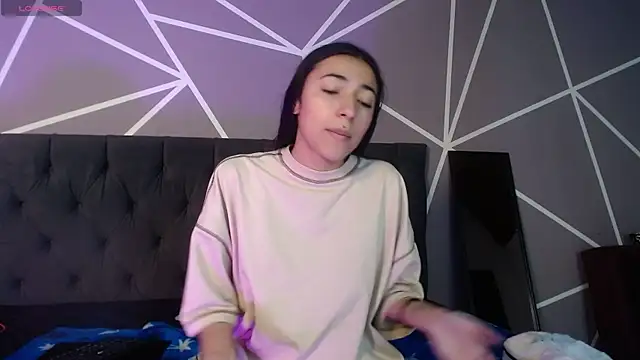 Violett1126 online show from May 8, 5:10 am