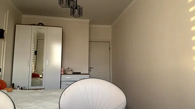 MardellHeavrin online show from May 8, 1:36 pm