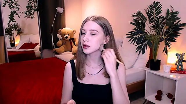 cheeky chick online show from June 28, 8:15 pm