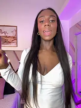 Zoe Ravenn online show from May 18, 3:05 am