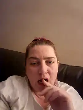 suzy86 online show from April 23, 8:22 pm