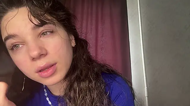 Angeliheee online show from April 16, 10:15 am