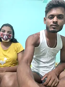 Hot-Couple4 online show from May 4, 4:33 pm