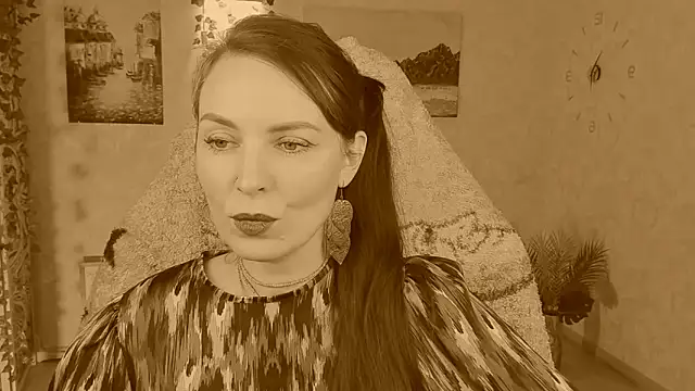 LanaRadiance online show from May 14, 2:56 pm