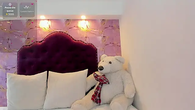 luna bloomm  online show from May 20, 4:42 am
