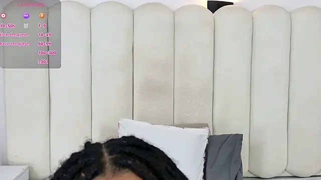 ela ebony  online show from May 24, 3:49 am