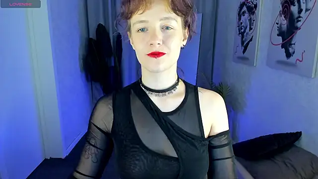 Ricki Bloom online show from May 10, 1:18 am