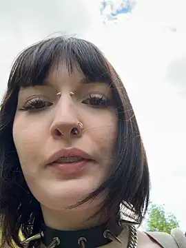 virusDoll online show from May 27, 1:19 pm