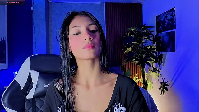 Perlaa moon  online show from June 14, 3:56 pm