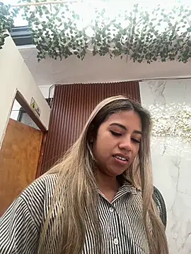 Kimmiebellarie online show from May 26, 1:32 pm
