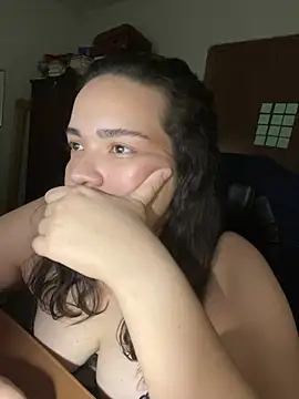dayanestephany1 online show from April 29, 3:43 am