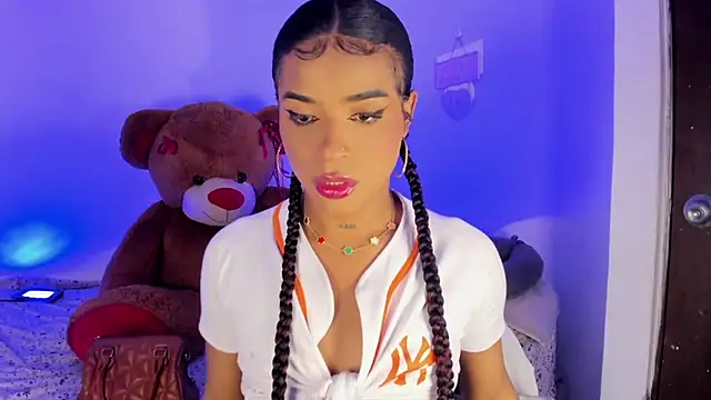 nikolle mistrreHots online show from July 6, 1:22 am