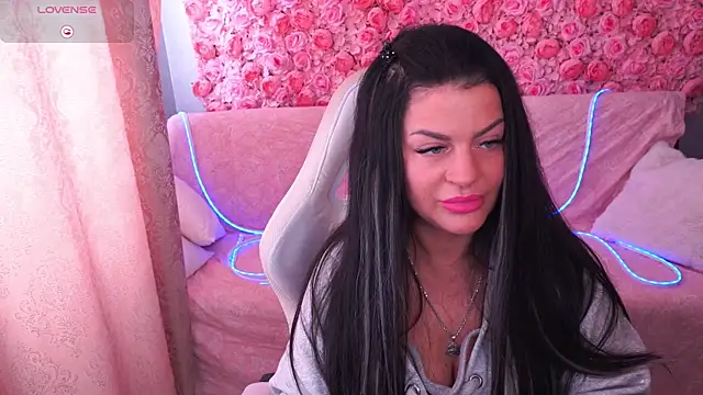 BlackFoxyyy online show from April 13, 1:45 pm